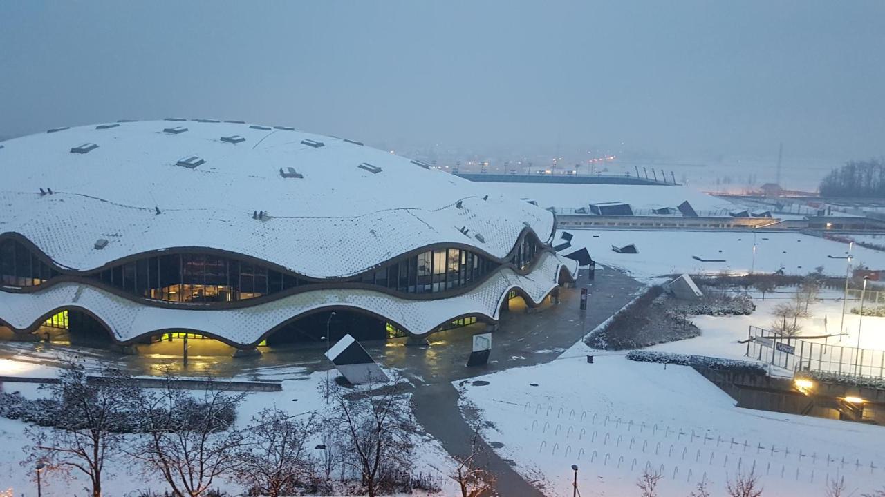 E&E Apartments 4* Arena Stozice Ljubljana Buitenkant foto