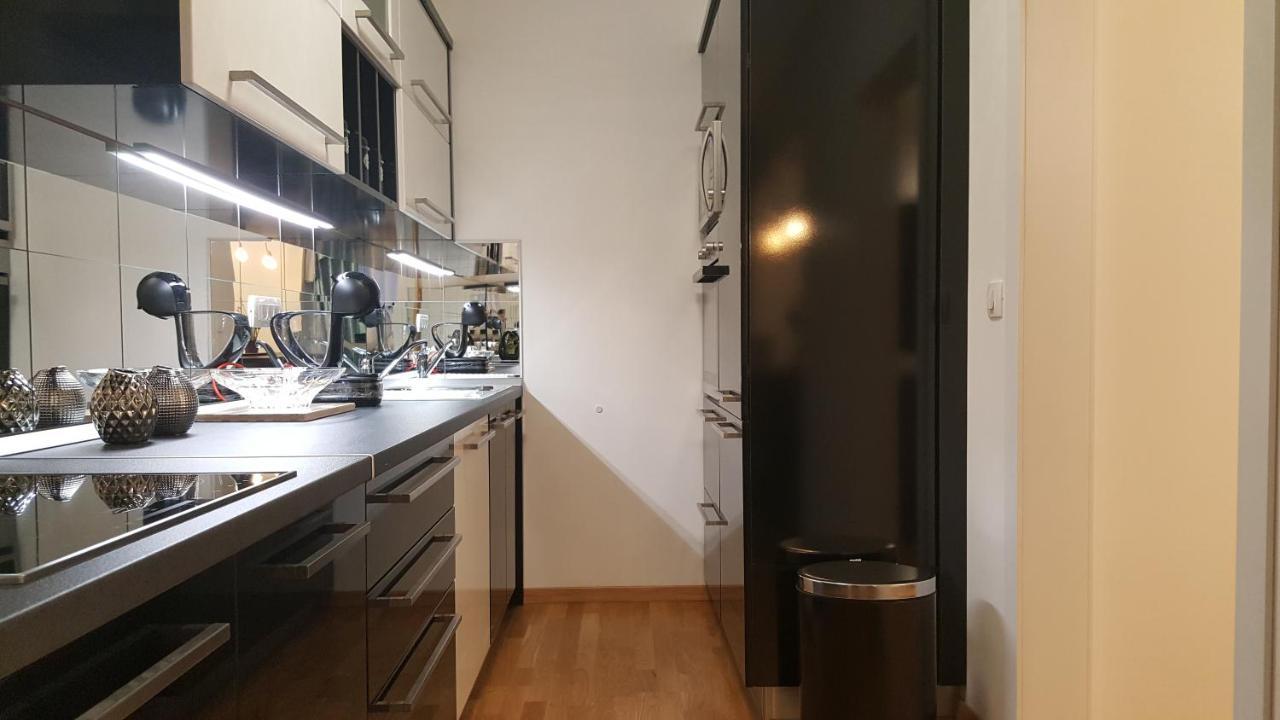 E&E Apartments 4* Arena Stozice Ljubljana Buitenkant foto