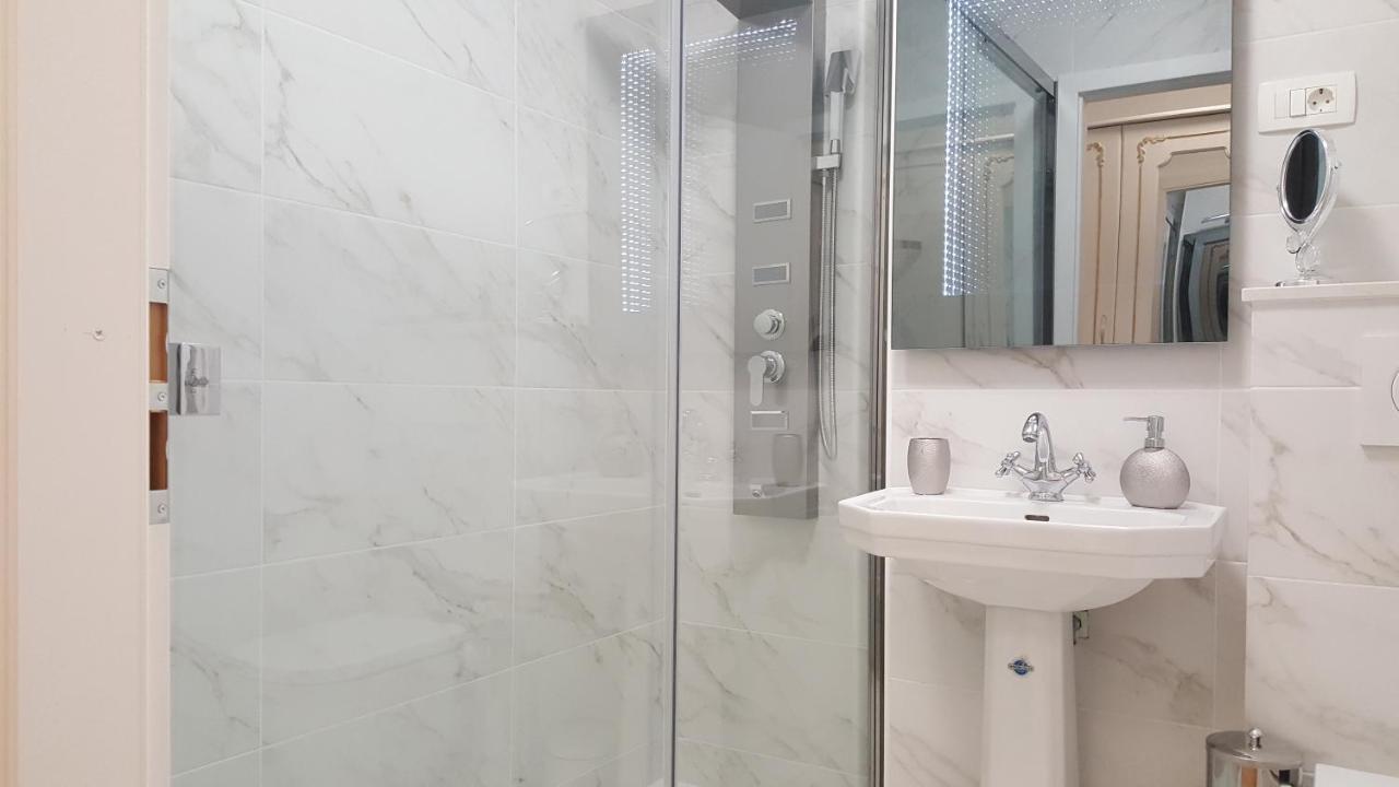 E&E Apartments 4* Arena Stozice Ljubljana Buitenkant foto